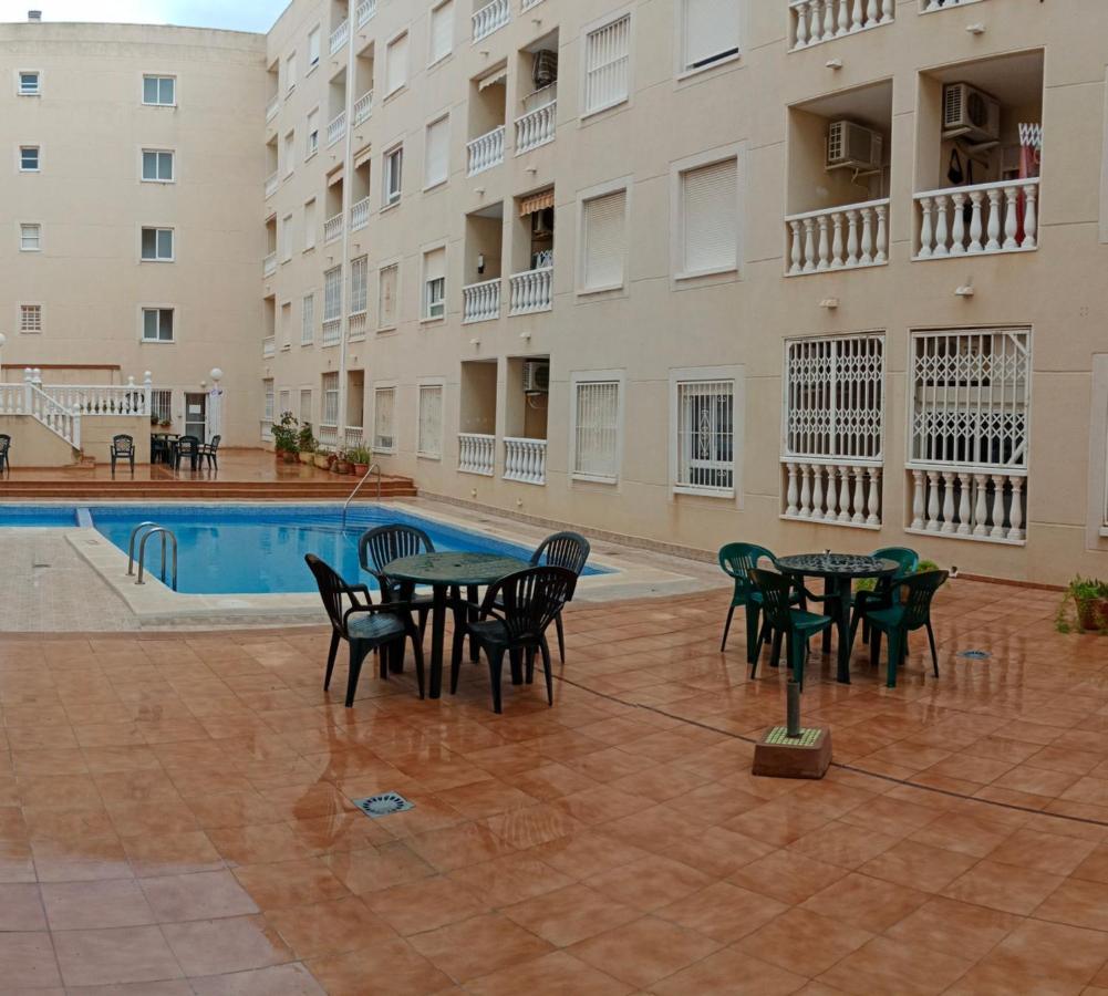 Estudio Wifi Bano 1 Sofa Cama Doble Piscina Playa 100Mts Torrevieja Exterior photo